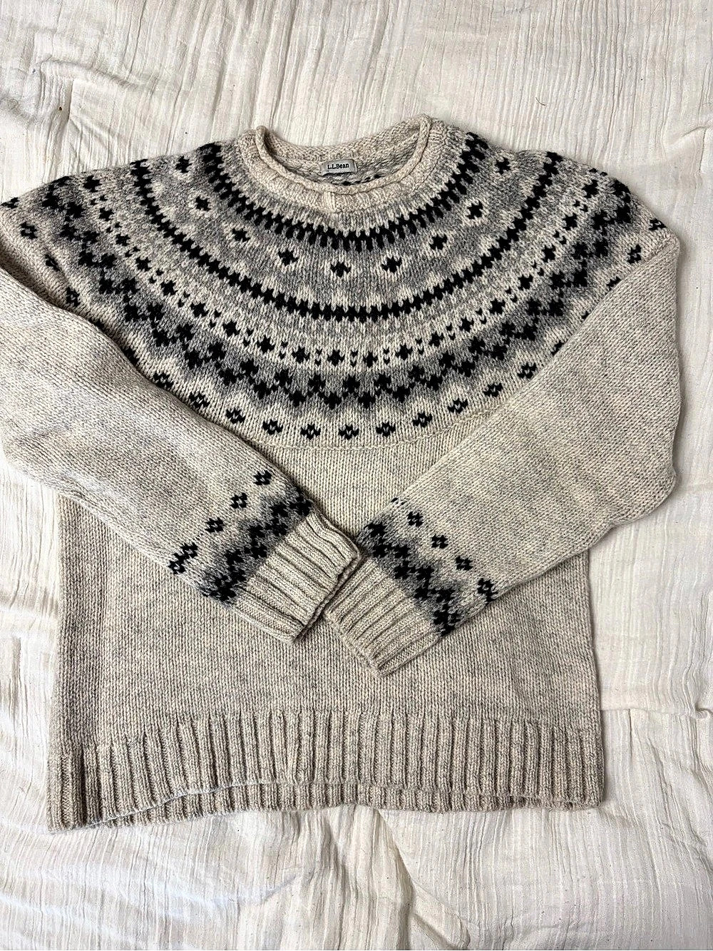 L.L.Bean Fair Isle Crewneck Lambswool Sweater in Gray & Black Like New